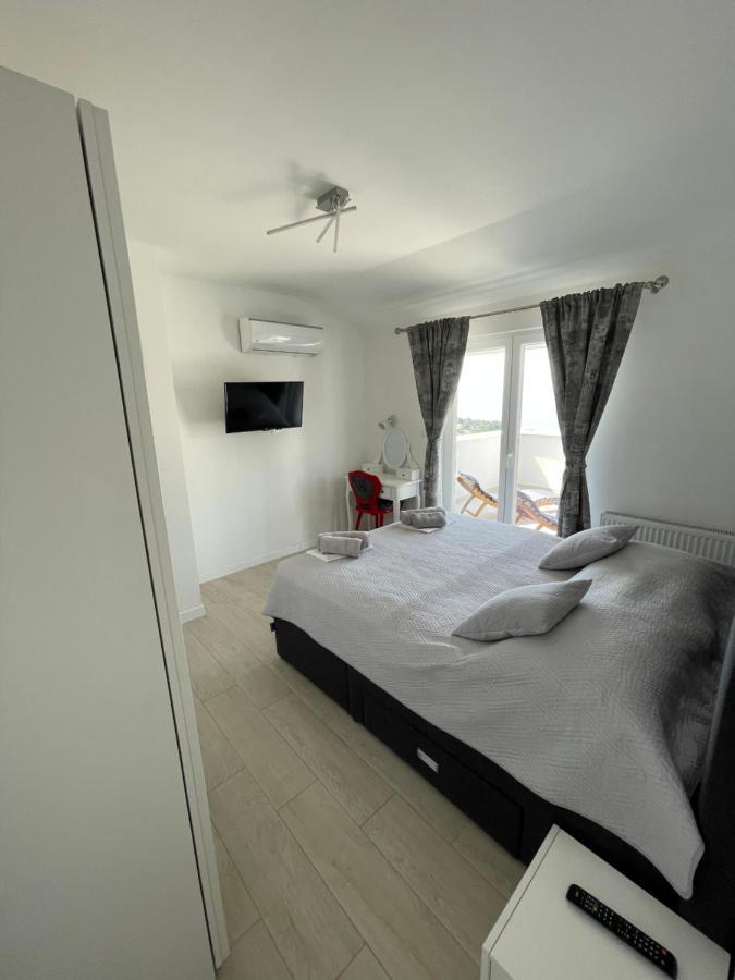 Apartman Mili Baška Voda Exterior foto