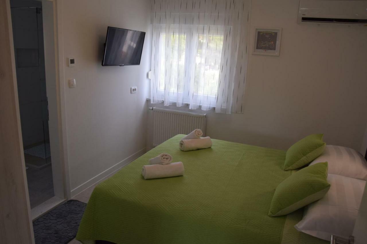 Apartman Mili Baška Voda Exterior foto