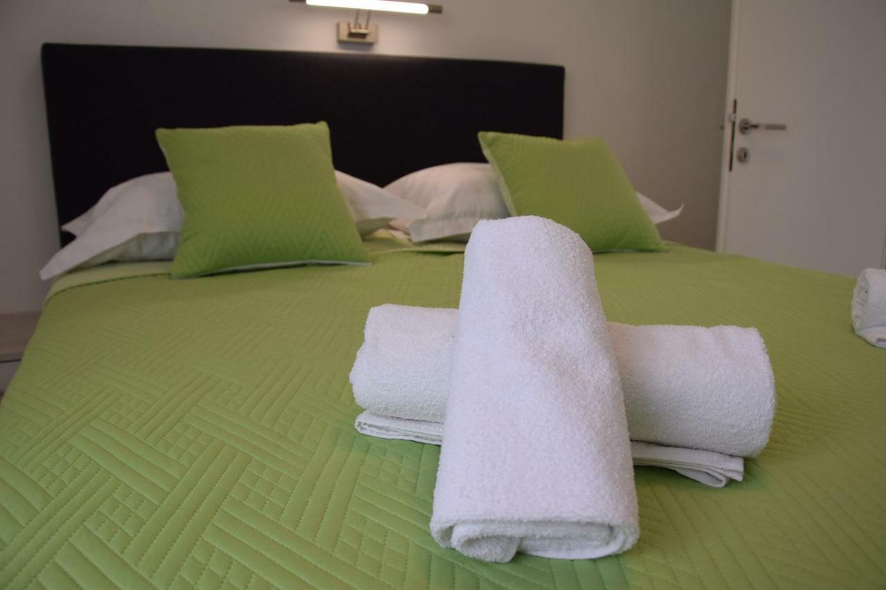 Apartman Mili Baška Voda Exterior foto